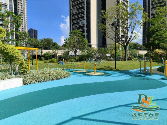 【彩色透水混凝土】小區(qū)園林景觀路面首選！